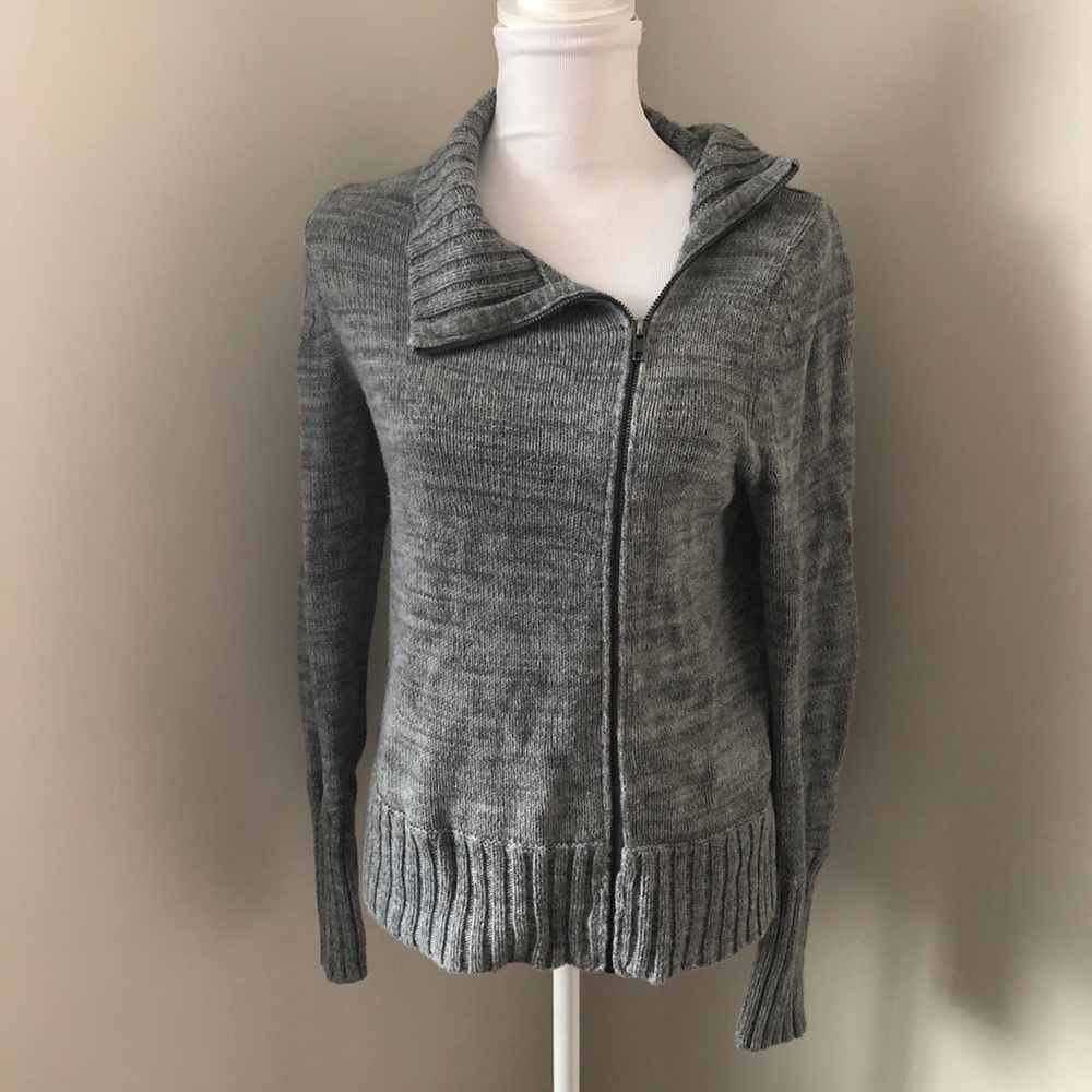 ⚡️4 for 16!⚡️Victoria’s Secret Moto Zip Up Sweater Medium